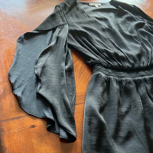 Jennifer Lopez Woman Size L Black Silky Dress Long Flowy Sleeves LBD Smocked - Picture 6 of 13
